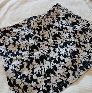 Mario Serrani Monochrome Floral Golf Skirt